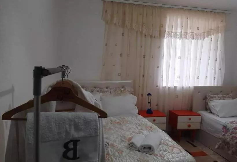 تختخواب و صبحانه Vrenjo Guesthouse