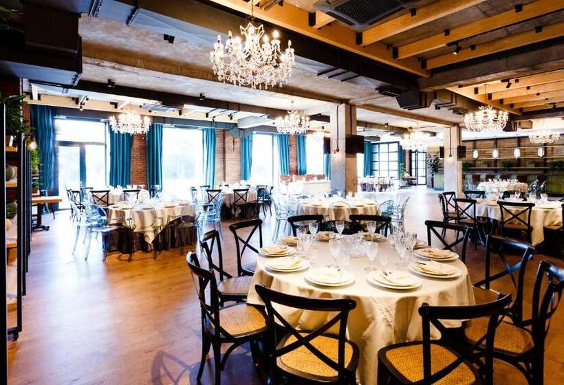 Eleven Hotel And Hall