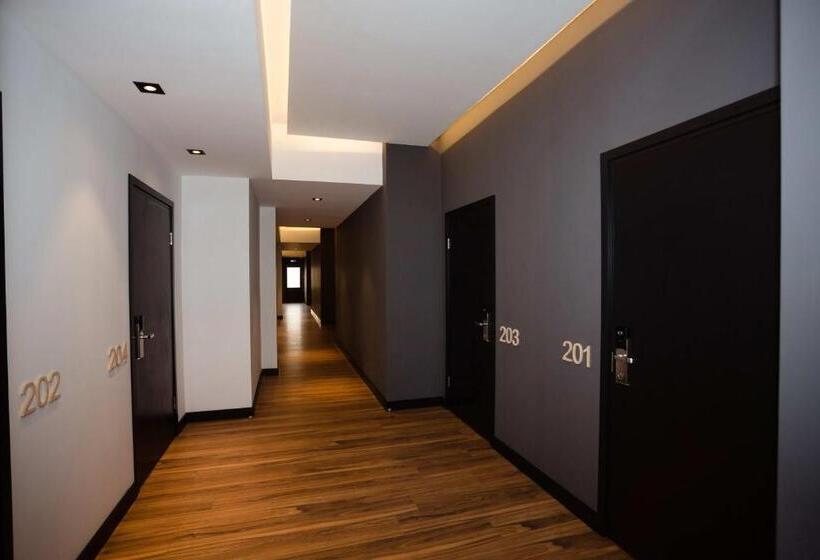 Eleven Hotel And Hall