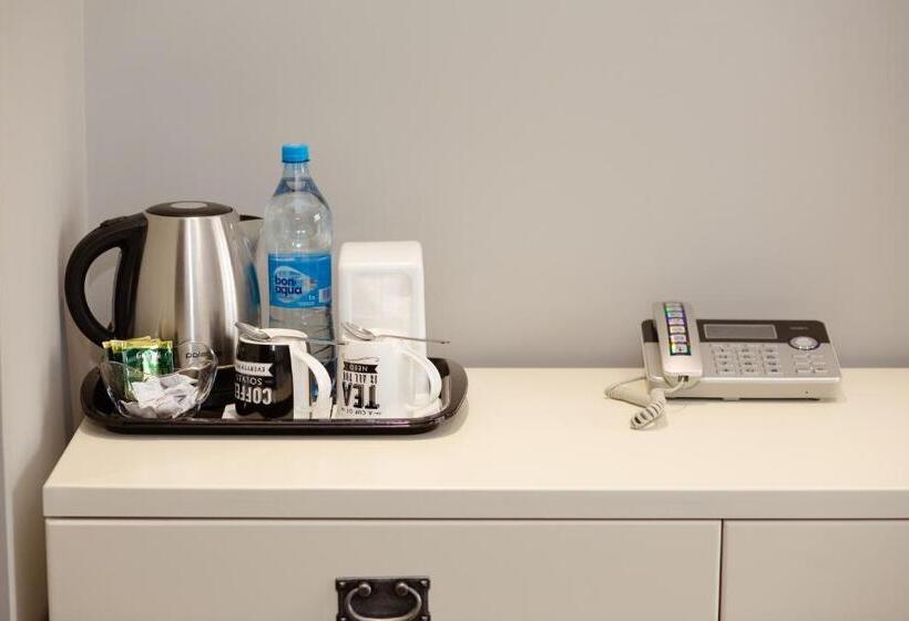 Eleven Hotel And Hall