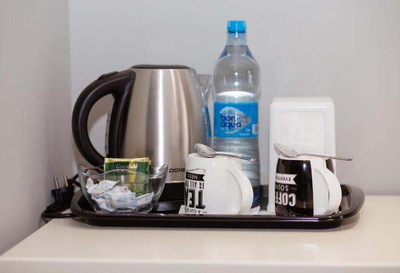 Eleven Hotel And Hall