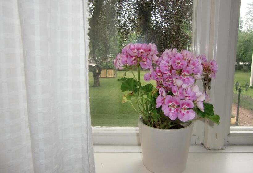 Hagaborg Bed & Breakfast