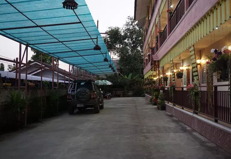 ホテル Banmy Baanmai