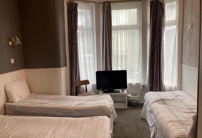 בית מלון כפרי Iona