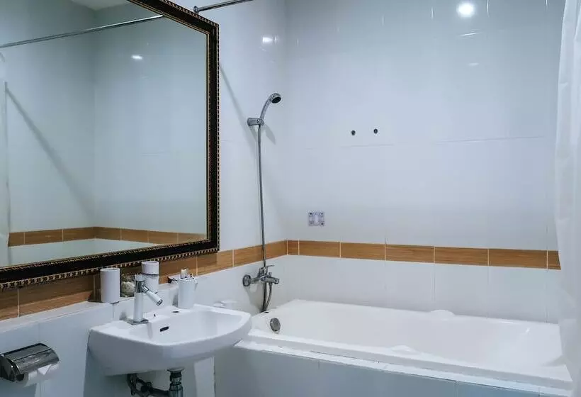 Hotelli Tc Damhil Ung