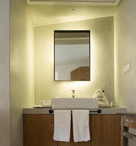 Отель The Sunsite Boutique