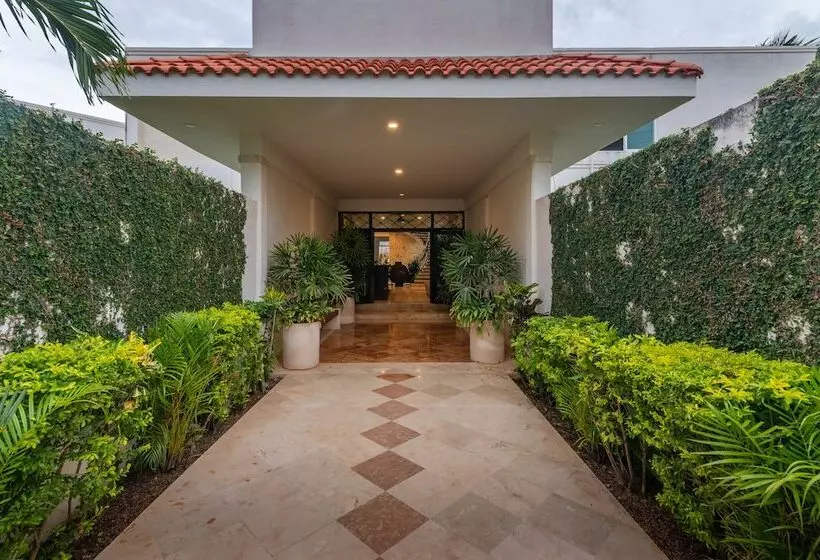 Hotelli Villa Palmeras