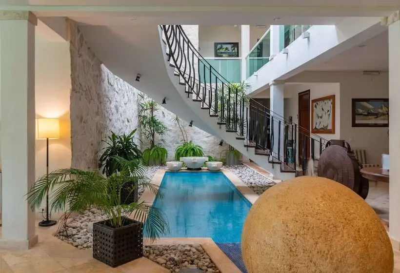 Hotelli Villa Palmeras