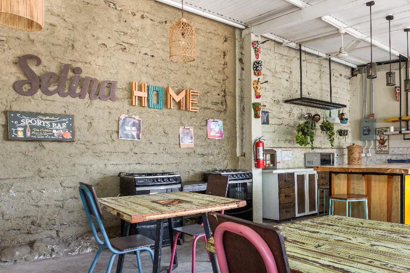 هاستل Socialtel Antigua Formerly Selina Antigua