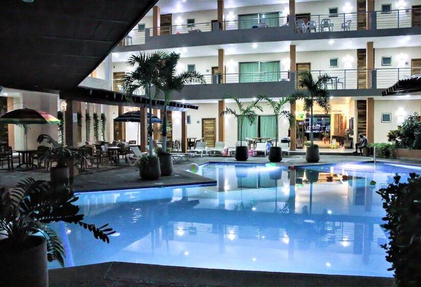 فندق Aurora Resort