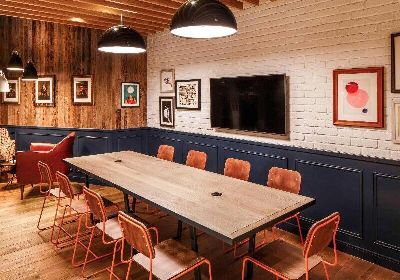 Otel Ibis London Canning Town