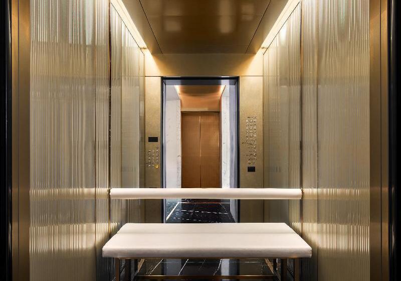 هتل The Murray, Hong Kong, A Niccolo