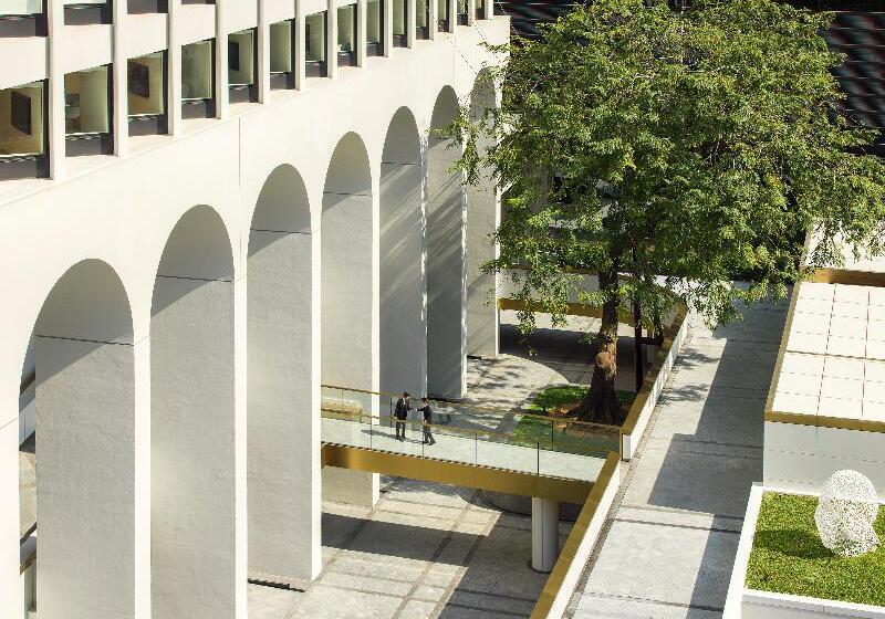 هتل The Murray, Hong Kong, A Niccolo