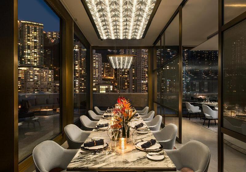 هتل The Murray, Hong Kong, A Niccolo