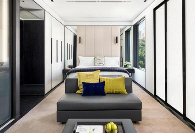 هتل The Murray, Hong Kong, A Niccolo