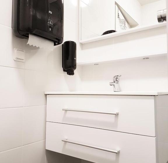 ユースホステル Spirans Rum Och Logi