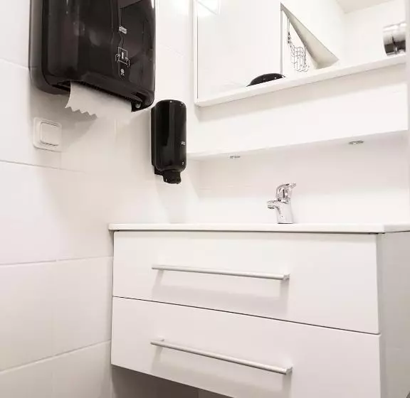 ユースホステル Spirans Rum Och Logi