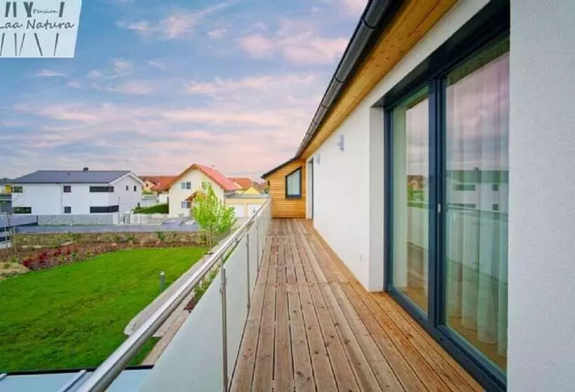 Aamiaismajoitus (B&B) Pension Laa Natura