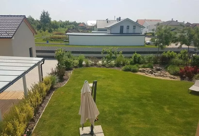 Aamiaismajoitus (B&B) Pension Laa Natura