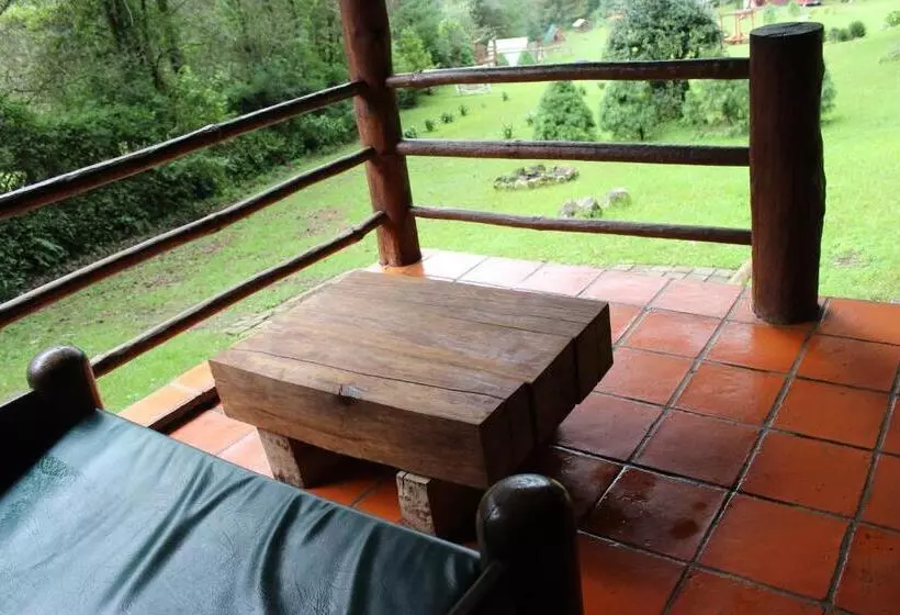 Hotelli Cabañas Alpinas López Fontes