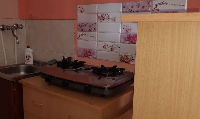 هتل Full House Hostel