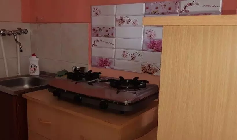 هتل Full House Hostel