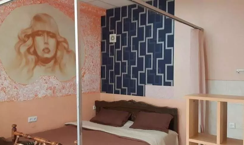 هتل Full House Hostel