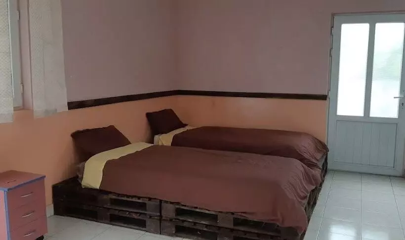 هتل Full House Hostel