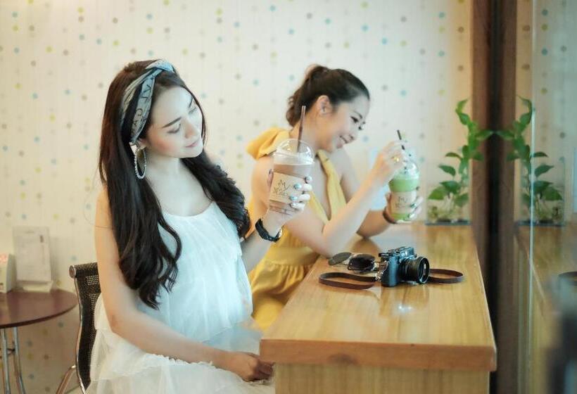 호텔 Myplace@surat