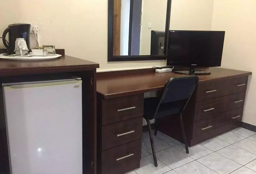 هتل The Nest Lodge