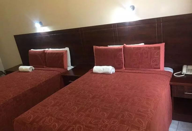 هتل The Nest Lodge