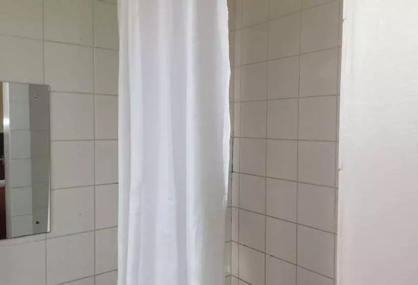 هتل The Nest Lodge