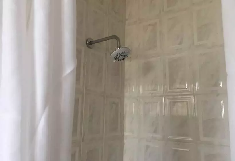 هتل The Nest Lodge