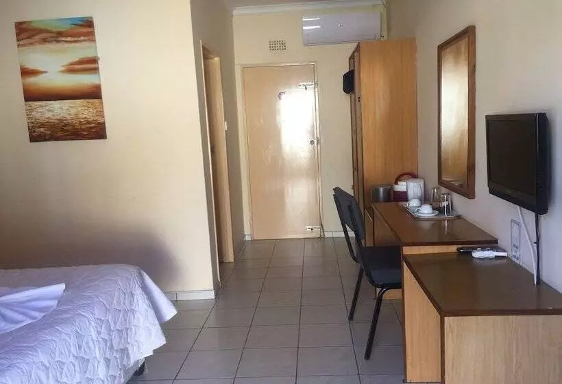 هتل The Nest Lodge