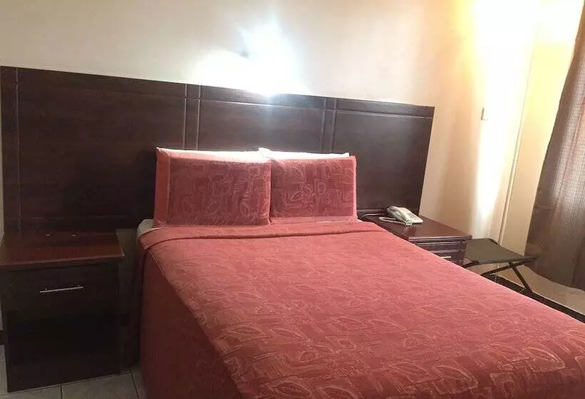 هتل The Nest Lodge