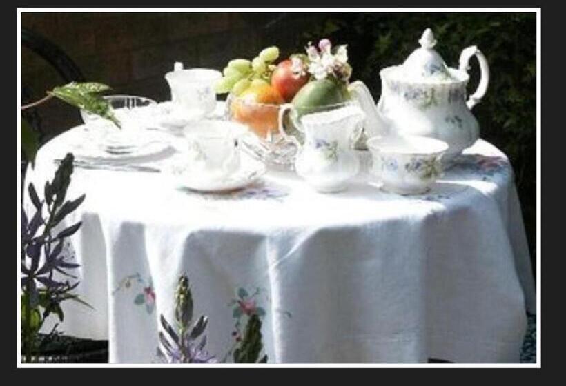 Bed and Breakfast The Old Bookshop