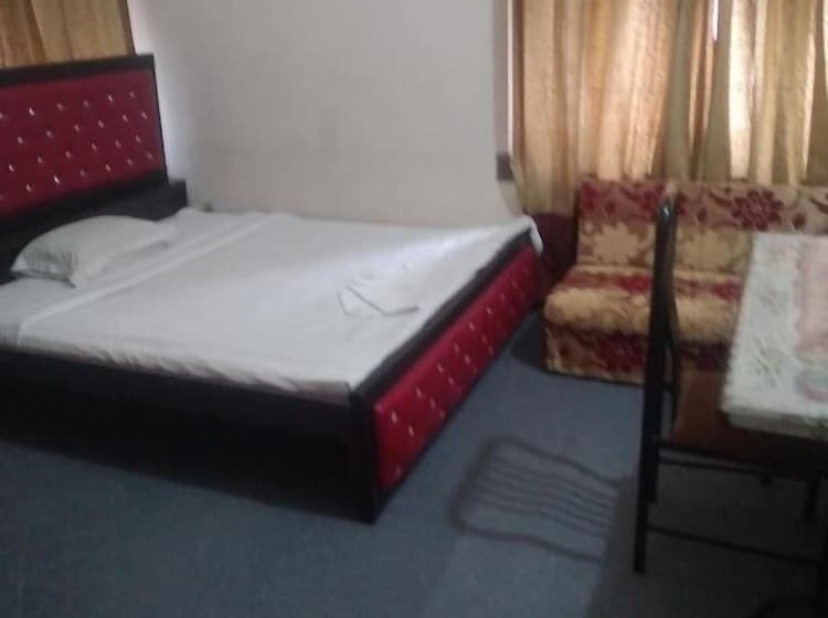 هتل 78 Firoza Inn