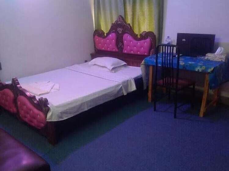 هتل 78 Firoza Inn