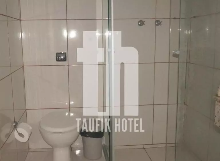 ホテル Taufik