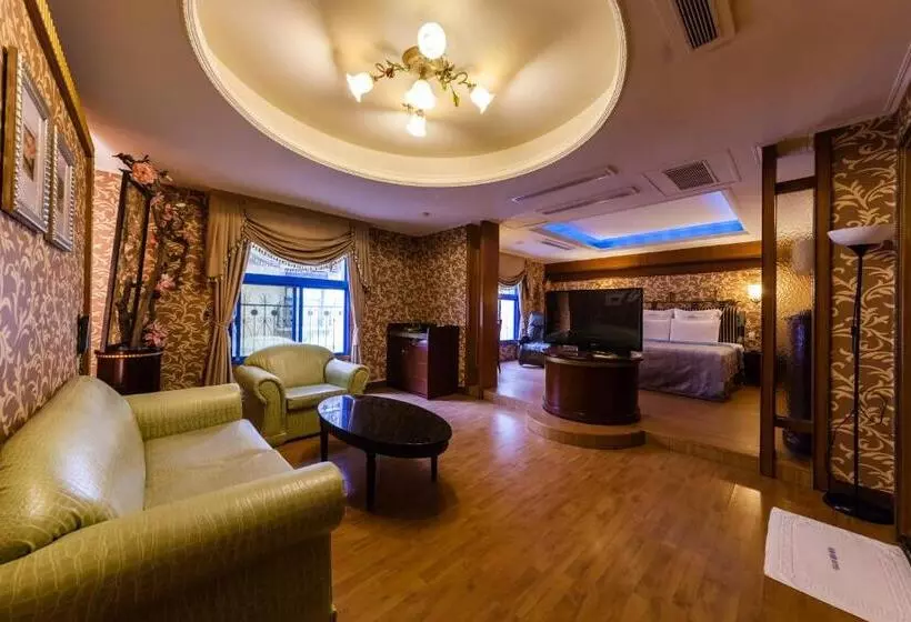 Lestar Motel