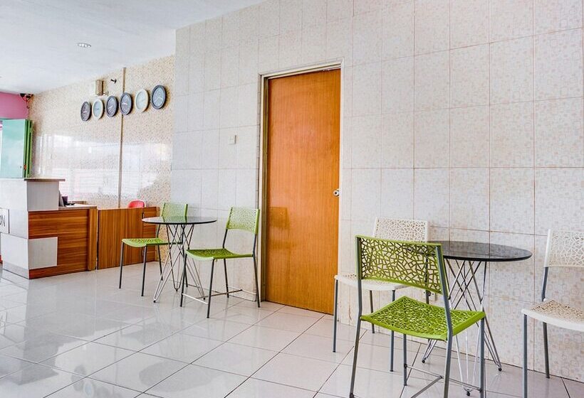 Мотель Spot On 2214 Wisma Jampea