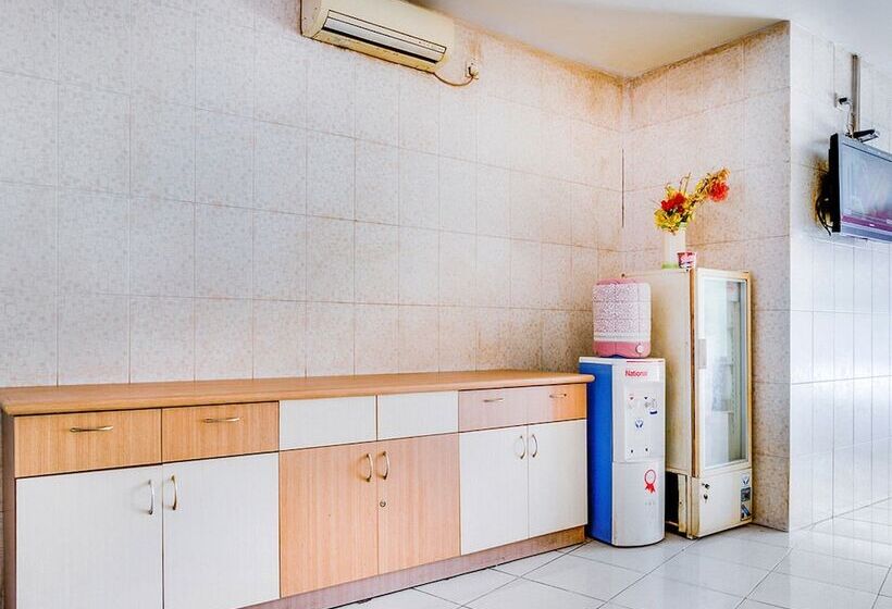 Мотель Spot On 2214 Wisma Jampea