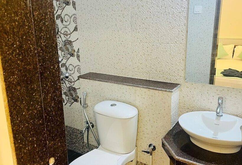 אתר נופש Monarch Suites