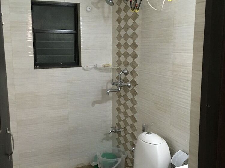 אתר נופש Monarch Suites