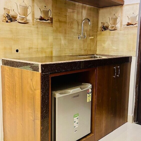 אתר נופש Monarch Suites