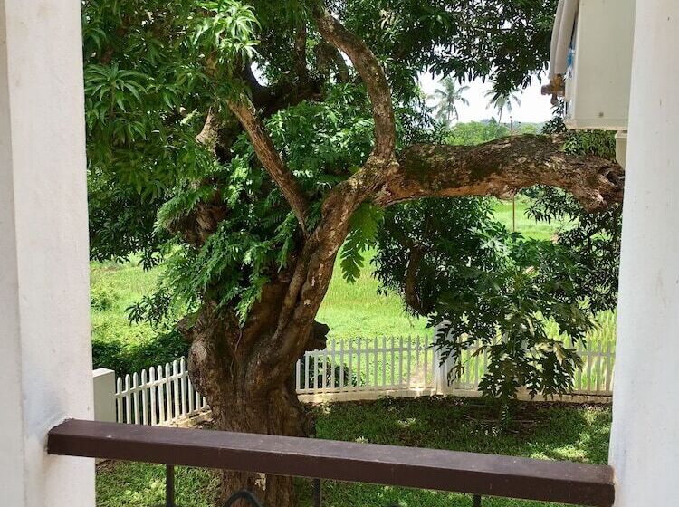 אתר נופש Monarch Suites