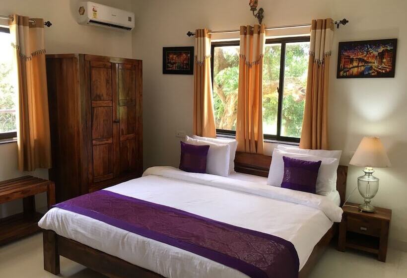 אתר נופש Monarch Suites