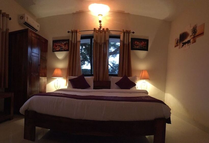 אתר נופש Monarch Suites