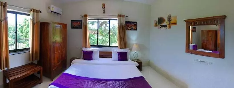 Resort Monarch Suites
