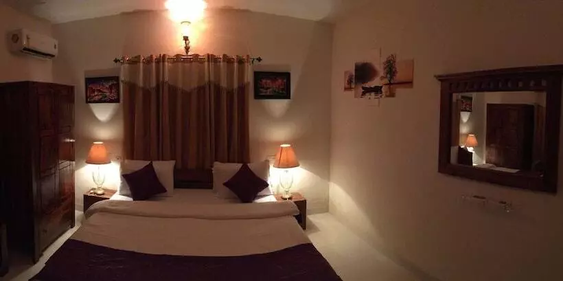 Resort Monarch Suites